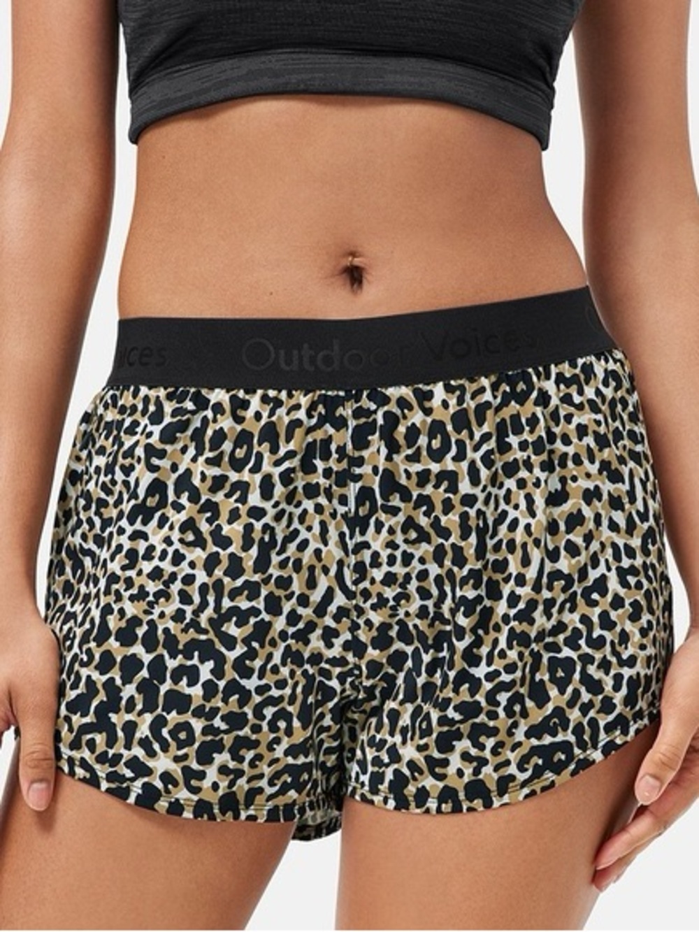 {Outdoor Voices}: NWT relay short / leopard / M